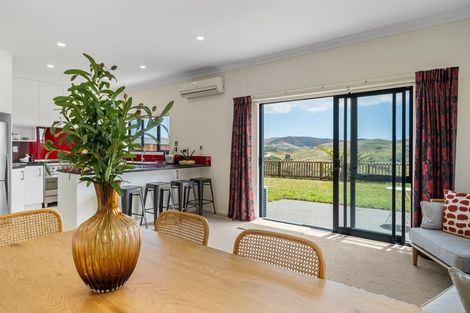 Photo of property in 12 Saint Vincent Terrace, Grenada Village, Wellington, 6037