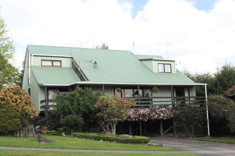 Photo of property in 20 Aquarius Drive, Kawaha Point, Rotorua, 3010