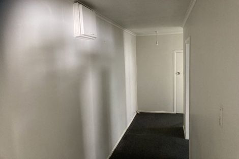 Photo of property in 87 Queens Drive, Lyall Bay, Wellington, 6022