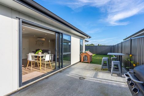 Photo of property in 24 Enereta Road, Otaki, 5512