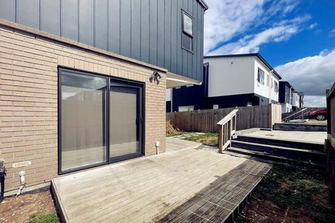 Photo of property in 1a Putiputi Way, Papakura, 2110