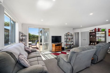 Photo of property in Waterview Estate, 87/4 Greystone Place, Omokoroa, 3114