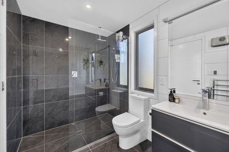 Photo of property in 11 Kaioruru Lane, Charteris Bay, Lyttelton, 8971