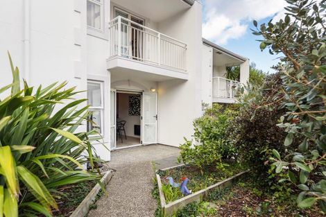 Photo of property in 95 Winery Way, Henderson, Auckland, 0612