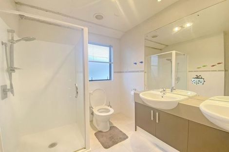 Photo of property in 60 Baverstock Road, Flat Bush, Auckland, 2016