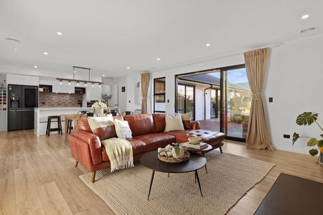 Photo of property in 24 Irvines Track, Halswell, Christchurch, 8025