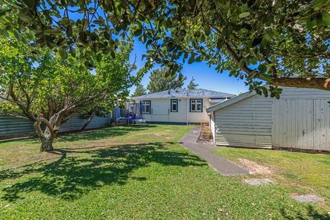Photo of property in 16 Burns Avenue, Takaro, Palmerston North, 4412