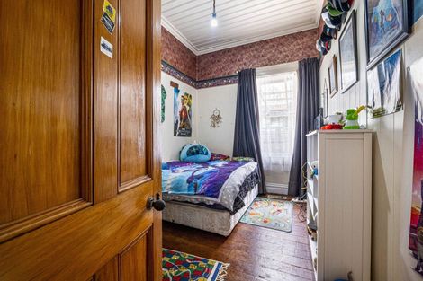 Photo of property in 18 Mills Street, Eltham, 4322