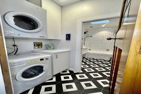 Photo of property in 58 Glen Road, Kelburn, Wellington, 6012