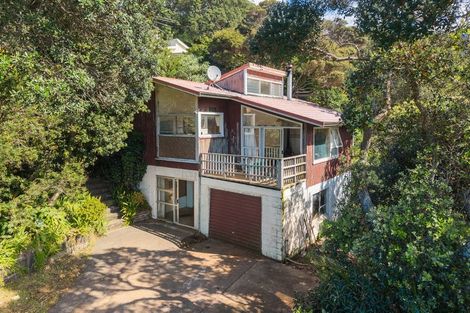 Photo of property in 18 Glenelg Road, Red Beach, 0932