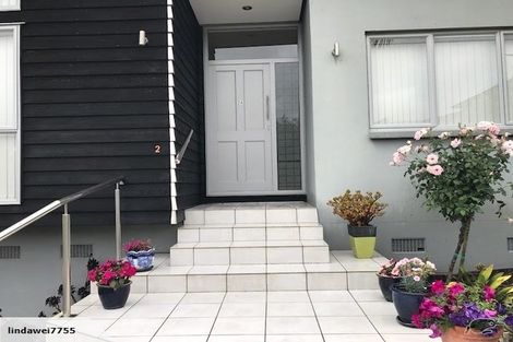 Photo of property in 2/167a Carlisle Road, Northcross, Auckland, 0632