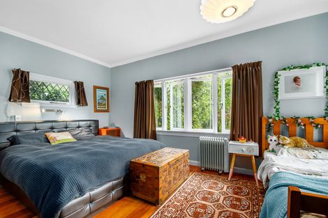 Photo of property in 195 Golf Road, Titirangi, Auckland, 0604