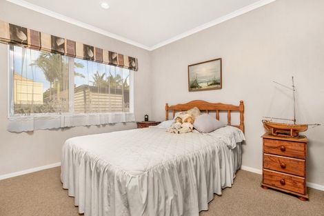 Photo of property in 23 Castlehill Court, Wattle Downs, Auckland, 2103