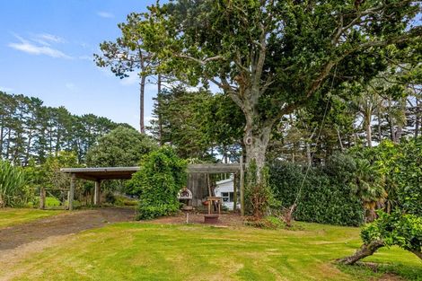 Photo of property in 37 Camp Road, Coroglen, Whitianga, 3591