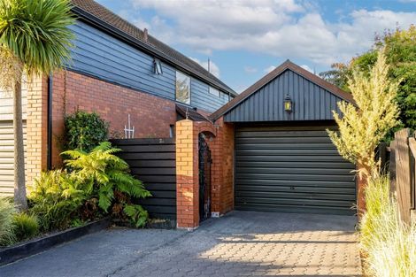 Photo of property in 2/2 Ambleside Drive, Burnside, Christchurch, 8053