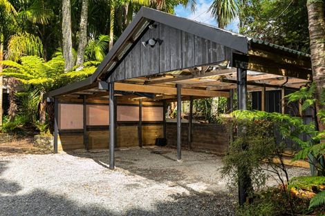 Photo of property in 812 West Coast Road, Oratia, Auckland, 0604