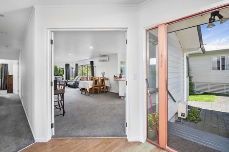 Photo of property in 2/13 Kurupae Road, Hilltop, Taupo, 3330