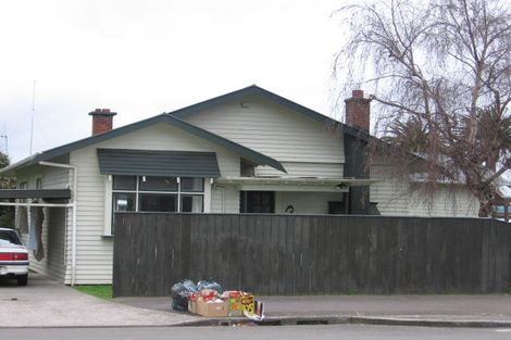 Photo of property in 2 Colombo Street, Hokowhitu, Palmerston North, 4410