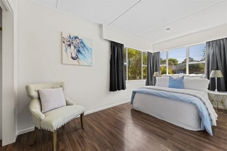 Photo of property in 121 Millbrook Road, Sunnyvale, Auckland, 0612