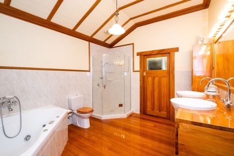 Photo of property in 16 Hukarere Road, Bluff Hill, Napier, 4110