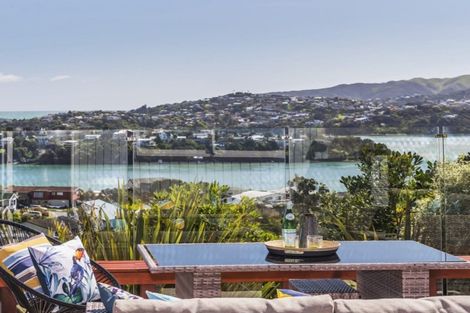 Photo of property in 5 Compass Way, Whitby, Porirua, 5024