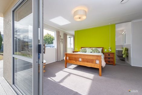 Photo of property in 1053 Fergusson Drive, Clouston Park, Upper Hutt, 5018