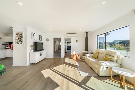 Photo of property in 50 Molyneux Close, Whitby, Porirua, 5024