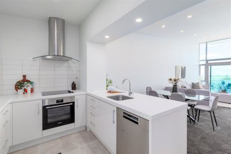 Photo of property in 10/272 Marine Parade, New Brighton, Christchurch, 8061