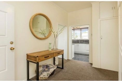 Photo of property in 4 Camp Road, Mount Wellington, Auckland, 1062
