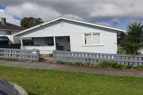 Photo of property in 37 Puriri Street, Helensville, 0800