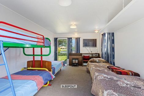 Photo of property in 8 Pio Pio Place, Waikanae Beach, Waikanae, 5036