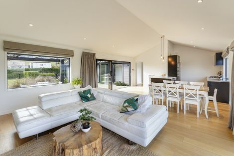 Photo of property in 77 Jacks Point Rise, Jacks Point, Queenstown, 9371