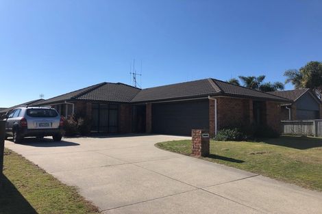 Photo of property in 111 Doncaster Drive, Papamoa Beach, Papamoa, 3118