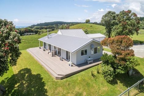 Photo of property in 162d Whitipirorua Road, Onemana, Whangamata, 3691