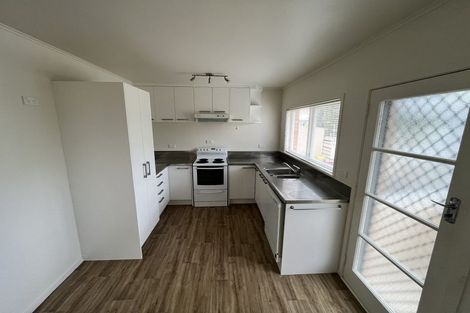 Photo of property in 2/11 Wicklow Road, Narrow Neck, Auckland, 0622