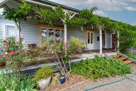 Photo of property in 37 Charlotte Street, Takapau, 4203