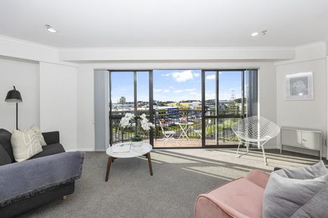 Photo of property in The Rennaissance, 4g/18 Ronwood Avenue, Manukau, Auckland, 2104