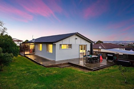 Photo of property in 13 Cushla Place, Massey, Auckland, 0614
