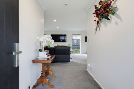 Photo of property in 37 Daniel Place, Kelvin Grove, Palmerston North, 4414