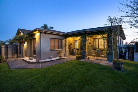 Photo of property in Heynes Place, 24 Heynes Place, Clive, 4102