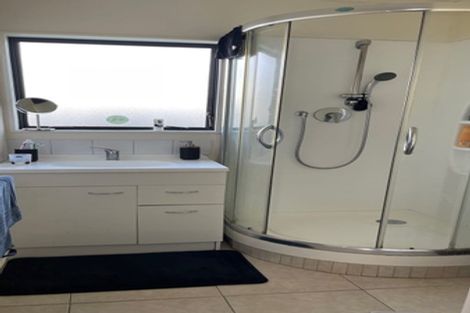 Photo of property in 8a Kentwood Drive, Woodridge, Wellington, 6037