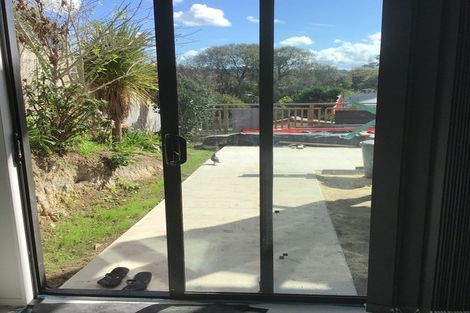 Photo of property in 18 Brunner Road, Glen Eden, Auckland, 0602