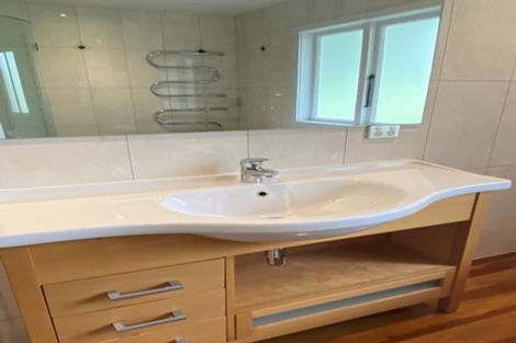 Photo of property in 26 West Lynn Road, Titirangi, Auckland, 0604