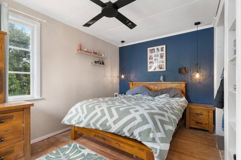 Photo of property in 75 Victoria Street, Carterton, 5713