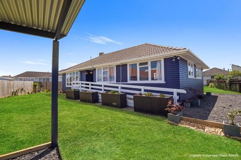 Photo of property in 15 Hockin Place, Fairfield, Hamilton, 3214