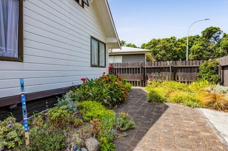 Photo of property in 5 Dieffenbach Street, Opunake, 4616