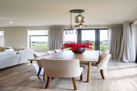 Photo of property in 230 Park Estate Road, Rosehill, Papakura, 2113