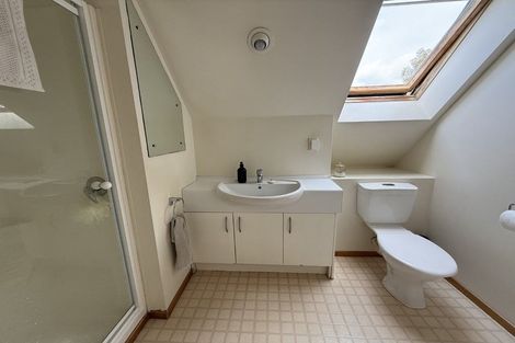 Photo of property in 1/194 Whangaparaoa Road, Red Beach, 0932