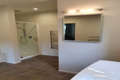 Photo of property in 22 Learmonth Avenue, Birkenhead, Auckland, 0626