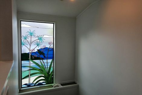 Photo of property in 1/11 Strabo Place, Windsor Park, Auckland, 0632